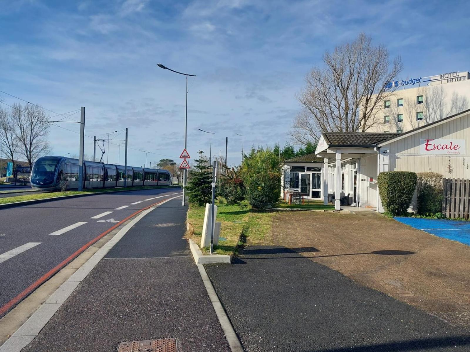ホテル Escale Kennedy Mérignac エクステリア 写真
